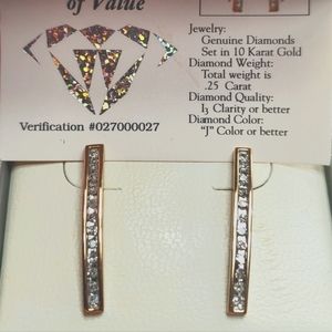 10k gold earrings New in box pictures describe them best